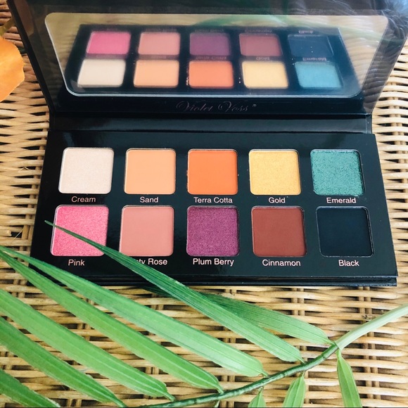 Violet Voss: Essentials EyeShadow Palette - Picture 6 of 6